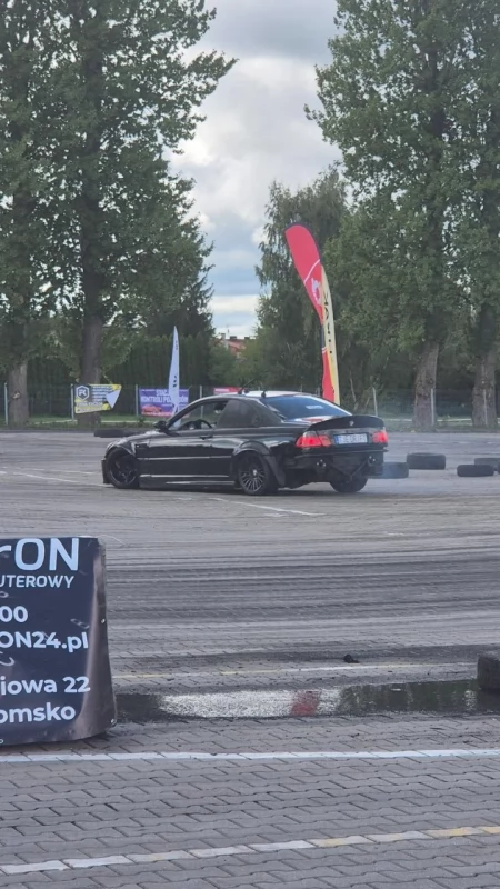 [ZDJĘCIA] Trzecia edycja STANCED na miejskiej Targowicy. Gratka dla miłośników motoryzacji