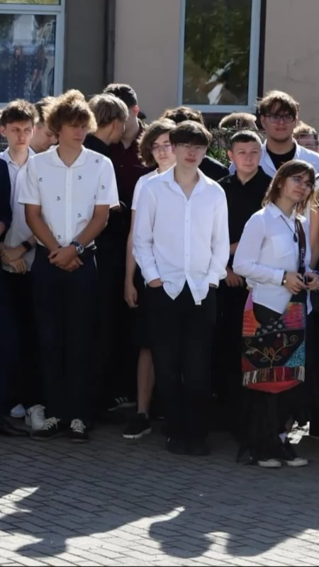 [ZDJĘCIA] Uczniowie wrócili do szkół. Nowy rok szkolny i nowa dyrektor SOSW