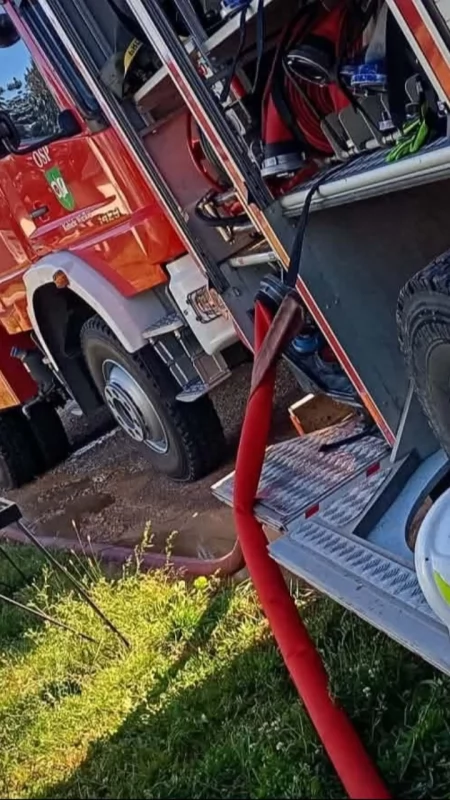 Pożar w zakładzie stolarskim w miejscowości Odrowąż. Wysłano pięć zastępów straży