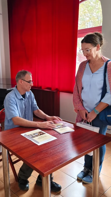 Radomszczańskie PTH zaprosiło na spotkanie. Tomasz Kuźnicki opowiadał o swojej książce