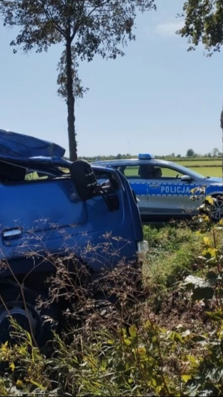 Dwa wypadki jednego dnia. 28-latek zasłabł, 53-latek wyprzedzał, ale Volkswagen skręcał