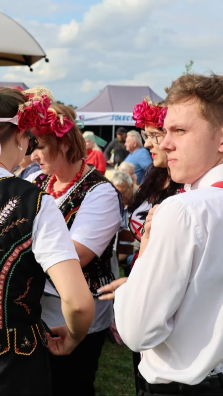 [ZDJĘCIA] Radomsko w Rytmie Natury. Rodzinny Piknik Radości w parku Glinianki w dzielnicy Kowalowiec