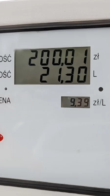 Właściciel stacji: - 10 złotych na pylonie za litr paliwa? To więcej niż prawdopodobne