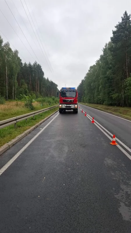 Zderzenie czterech samochodów w Gałkowicach Nowych. Do szpitala odwieziono 49-letniego mężczyznę