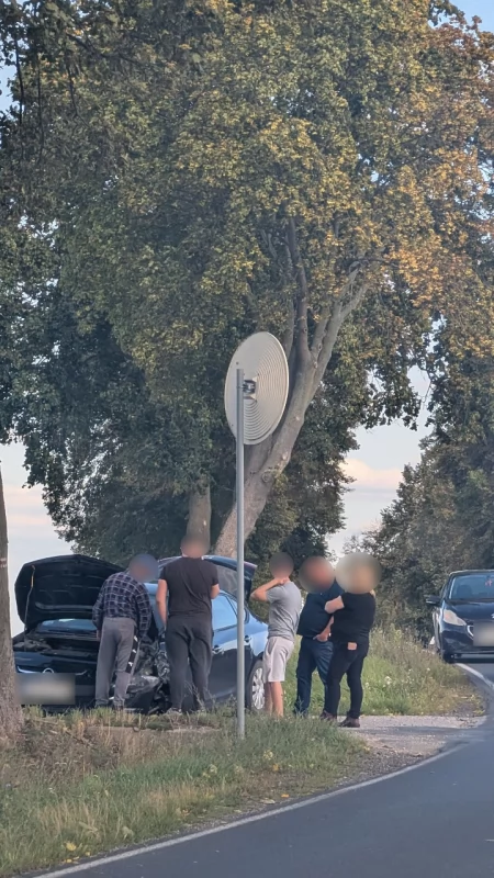 Kolizja w Strzelcach Małych. Zderzyły się Opel i Land Rover. Sprawca ukarany mandatem