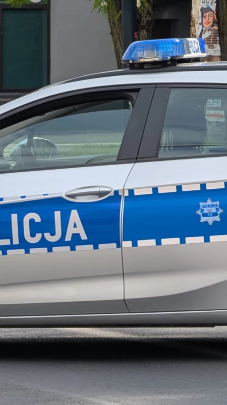 Wypadek w Bugaju Zakrzewskim. 63-letnia rowerzystka potrącona przez kierowcę Renault. 71-latek był “po spożyciu”