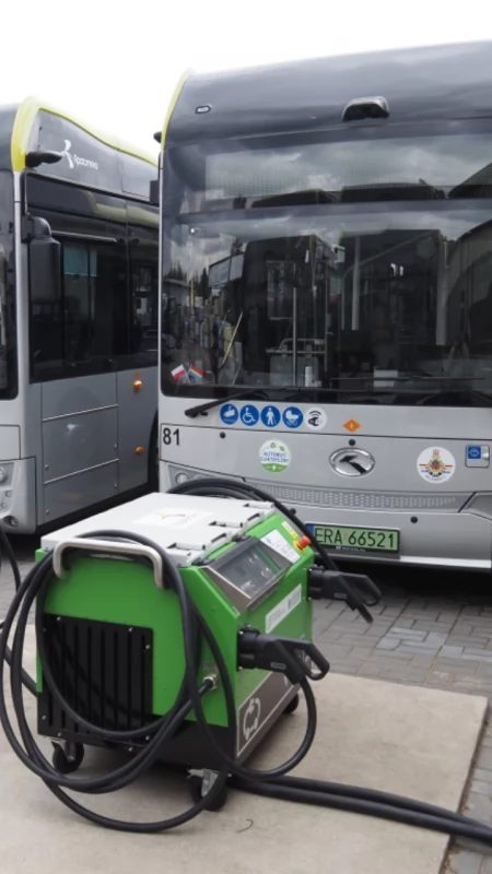 Urząd miasta informuje: - Więcej autobusów elektrycznych dla Radomska. Cztery już wożą pasażerów