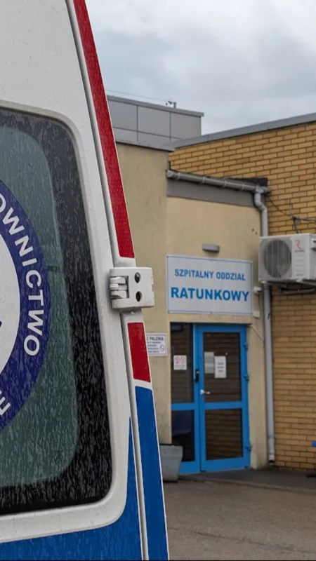 82-latek miał trudności z oddychaniem. Nie było wolnej karetki, pojechali strażacy