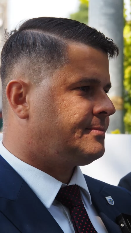 Kucharski: - Dyrektor płacze, burmistrz pokazuje screeny.  W Kamieńsku powiało Edwardem Gierkiem [Komentarz]