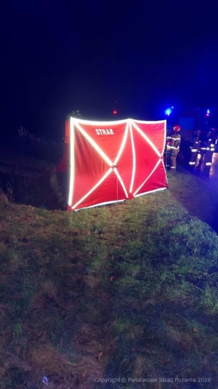 Tragiczny wypadek w Orzechówku. Zginął potrącony przez samochód osobowy rowerzysta