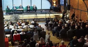 Przedwyborcze przeprowadzki [Tekst nagrodzony w konkursie SGL Local Press] Tajemnica wyborów na prezydenta Radomska w 2024 roku