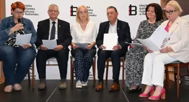 Czytanie wybranych dzieł św. Jana Pawła II w Miejskiej Bibliotece Publicznej