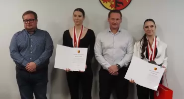 Oliwia Drzazga i Monika Szymanek w weekend zdobywały medale, w poniedziałek odbierały gratulacje