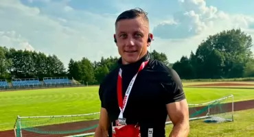 Aspirant Kamil Suchaniak, policjant z Lgoty Wielkiej, na starcie V Biegu Wolności