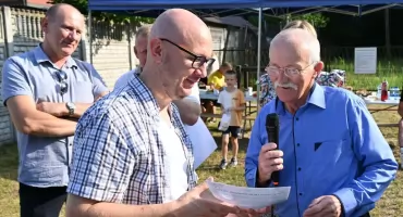 Rodzinny piknik w Grabach. Sołtys i mieszkańcy podziękowali za remont drogi
