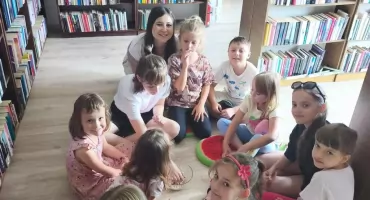Na kreatywnych warsztatach w Filii nr 3 dzieci zanurzyły się w świat wyobraźni