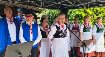 Na ludową nutę w Zagrodzie Tatarskiej. Wystąpił zespół z Ożarowa