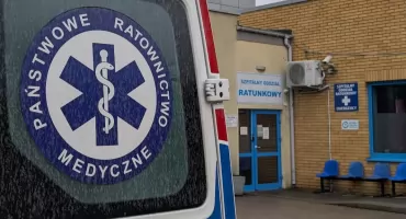 Potrącenie pieszej na przejściu na ulicy Brzeźnickiej. 32-letni kierowca Opla wyjeżdżał z Ciepłej