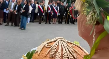 Dożynki w Kamieńsku. Tradycyjnie msza, przemarsz i przemówienia. A potem zabawa