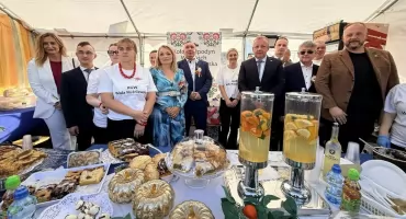 Dożynki w Wielgomłynach. Był korowód, były wieńce i atrakcje