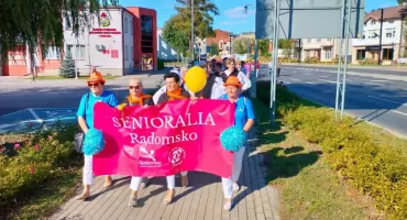[ZDJĘCIA, PROGRAM] Senioralia rozpoczęte. Seniorzy przyjęli od prezydenta klucze do miasta