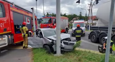 Wypadek w Gomunicach. Na DK91 zderzyły się samochód osobowy i ciężarowy