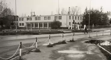 50-letni Stanisław Ch. spowodował wybuch, który oberwał mu rękę, zgruchotał pierś i kaleczył twarz [Historia Gazetą pisana]