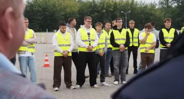 [ZDJĘCIA] Mistrz Kierownicy 2026 na miejskiej Targowicy. Bo jeździć trzeba bezpiecznie