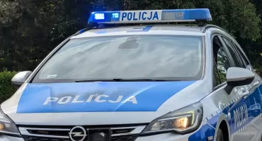 Uwaga! Wypadek na A1. Toyota uderzyła w bariery. Lewy pas zablokowany