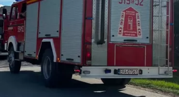81-latka przewróciła się w korytarzu. Strażacy weszli do domu przez okno