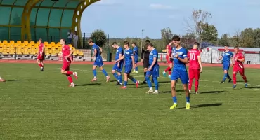 Trener Bryś: - W moim odczuciu straciliśmy 2 punkty. Lider z Kleszczowa rozbił Świt 10-0