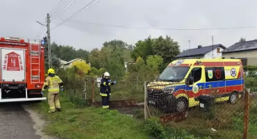 Interwencja w jednym z domów w miejscowości Blok Dobryszyce. Pomocy potrzebowała 46-letnia kobieta