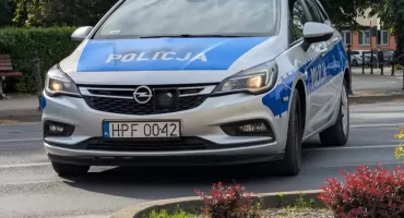 Nocna kontrola na Krakowskiej. 19-letni pasażer Audi był bardzo nerwowy. Okazało się, że ma przy sobie narkotyki