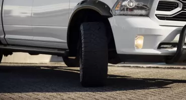 Dwa pożary samochodów jednego dnia. Zapaliły się Ford i Dodge Ram
