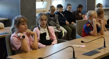 Trzecioklasiści zapytali Jarosława Ferenca: - Jakim budżetem dysponuje Radomsko?