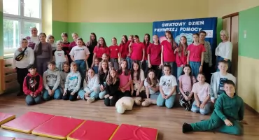 Zajęcia z pierwszej pomocy w Dwójce. Taka wiedza może się przydać każdemu