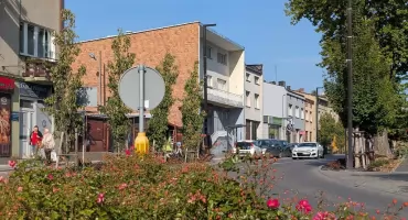 Radomszczanin: - To są nielegalne wyścigi na Żeromskiego. Radomszczańska policja: - Reagujemy na bieżąco
