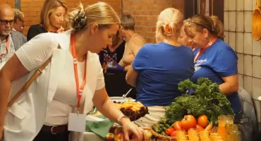 [ZDJĘCIA] VIII Radomszczańskie Forum Przedsiębiorczości. Stoiska wystawców i Aleja Smaków