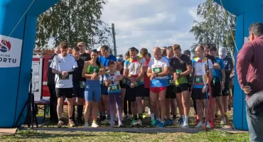 [ZDJĘCIA] Biegowa niedziela w Bugaju Zakrzewskim. Na starcie blisko 150 zawodników