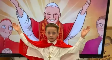 [ZDJĘCIA] XXVI Dzień Papieski w przedszkolu w Szczepocicach. Dzieci przebrały się za Jana Pawła II