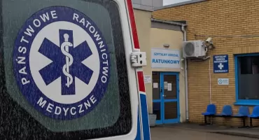 80-latek poszedł do sąsiadki i… zasłabł. Kobieta wezwała pogotowie