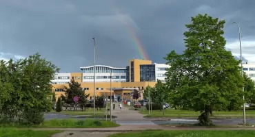 Czytelnik: - W szpitalu goszczą się bezdomni. Strach tam wejść. Dyrektor: - Nie ma problemu. Oczywiście sprawdzę