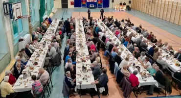 Gminny Dzień Seniora w Jedlnie Pierwszym. Policjanci uczyli, jak nie dać się oszukać metodą na wnuczka