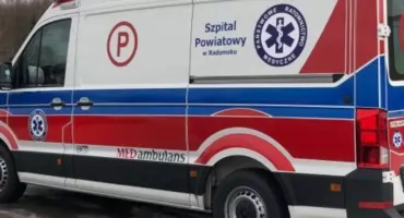 Wypadek w Niedośpielinie. Pieszy potrącony przez Mitsubishi. Mężczyzna zmarł w szpitalu