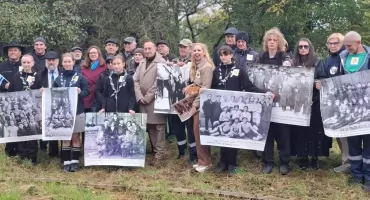 Uroczystość Yizkor na cmentarzu żydowskim. Upamiętniono pomordowanych w obozie zagłady