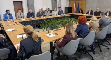 Mieczysław Pawłowski: Panie i panowie radni, powiem wam, co najpierw trzeba zrobić